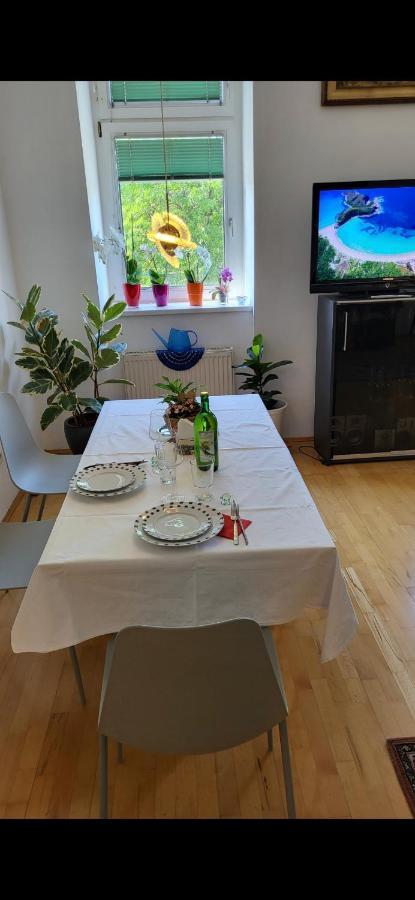 Schoene Altbauwohnung Wien Zentrum Brigittenauer Laende 32 Luaran gambar